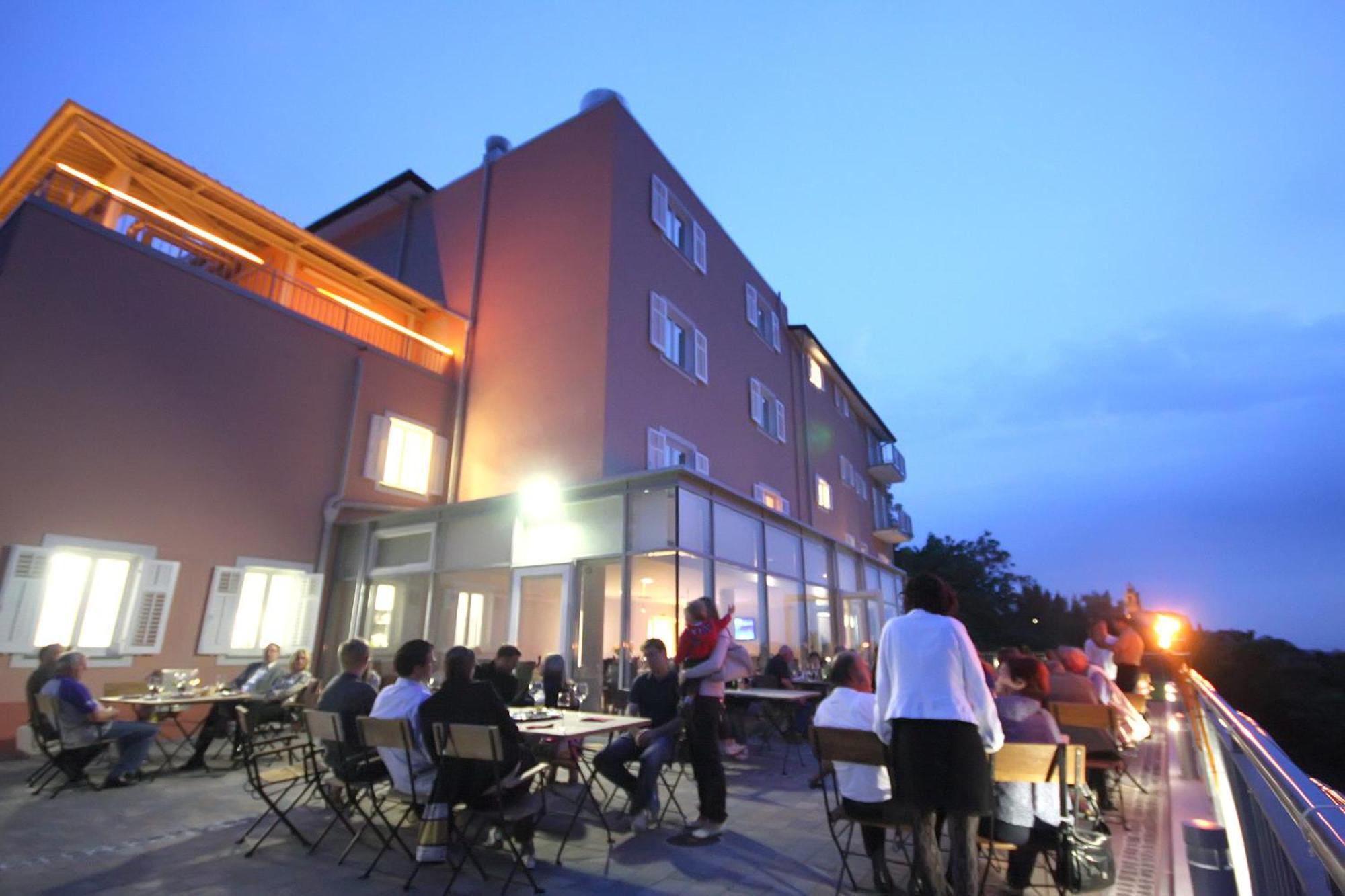 Hotel Kozana 도브로보 외부 사진